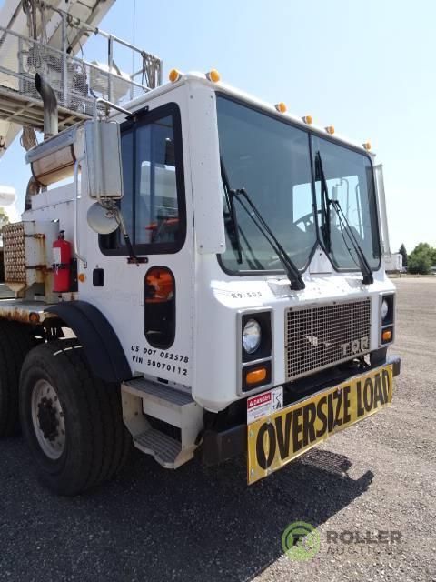 2005 BRONTO SKYLIFT S180 HDT S/N: 5107-152 Mounted on TOR BC-8680 Chassis, Cummins ISX-450 Diesel,