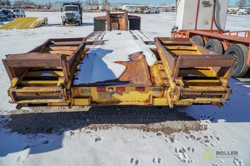 1974 HYSTER T/A Lowboy Trailer, 35' Overall Length, Fold Down Ramps (VIN:18020