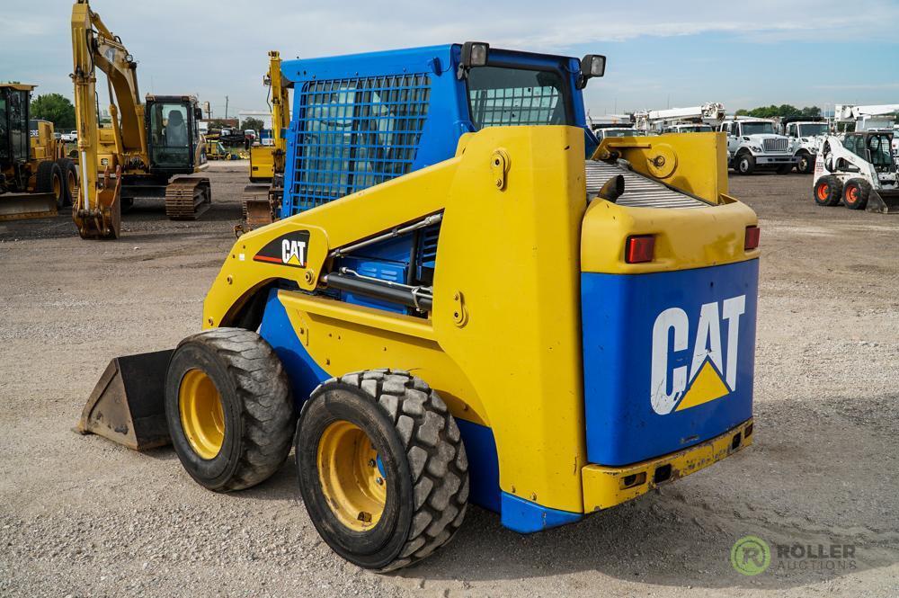 2007 Caterpillar 246B Skid Steer Loader, Enclosed Cab, Auxiliary Hydraulics, 72in Bucket, 12-16.5