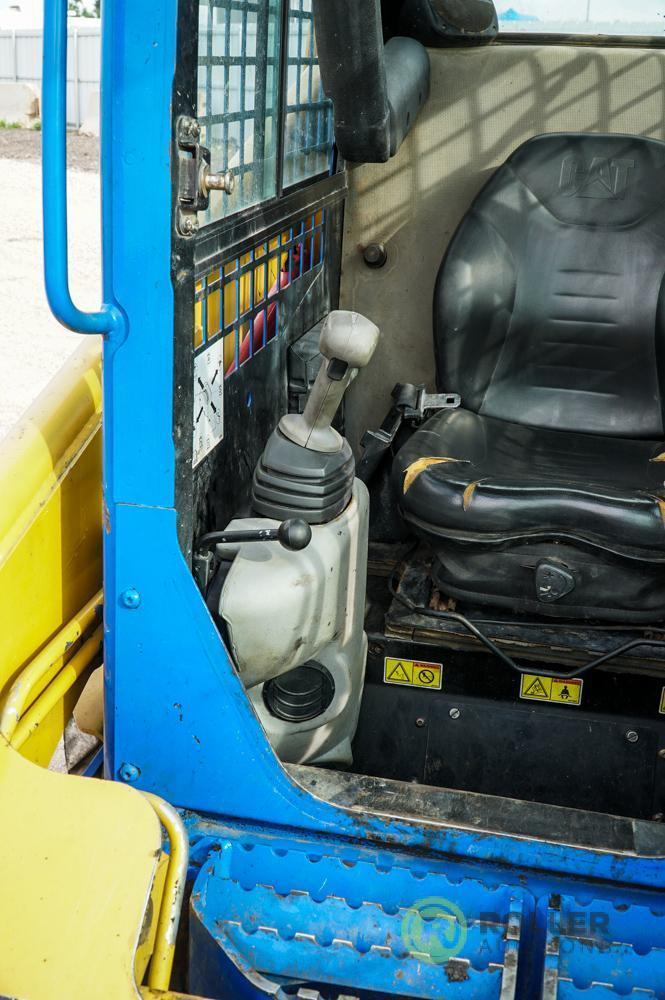 2007 Caterpillar 246B Skid Steer Loader, Enclosed Cab, Auxiliary Hydraulics, 72in Bucket, 12-16.5