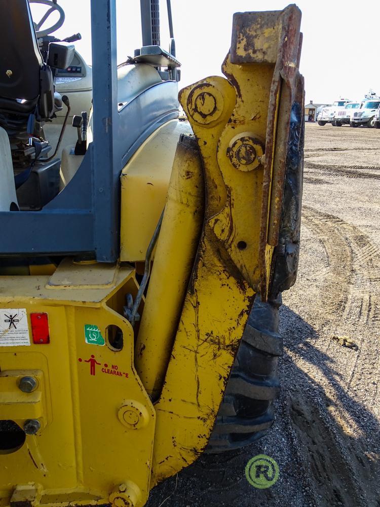 2000 Komatsu WB140-2 4WD Loader/Backhoe, Extendahoe, ROPS, 24in Hoe Bucket, Hour Meter Reads: 4860,