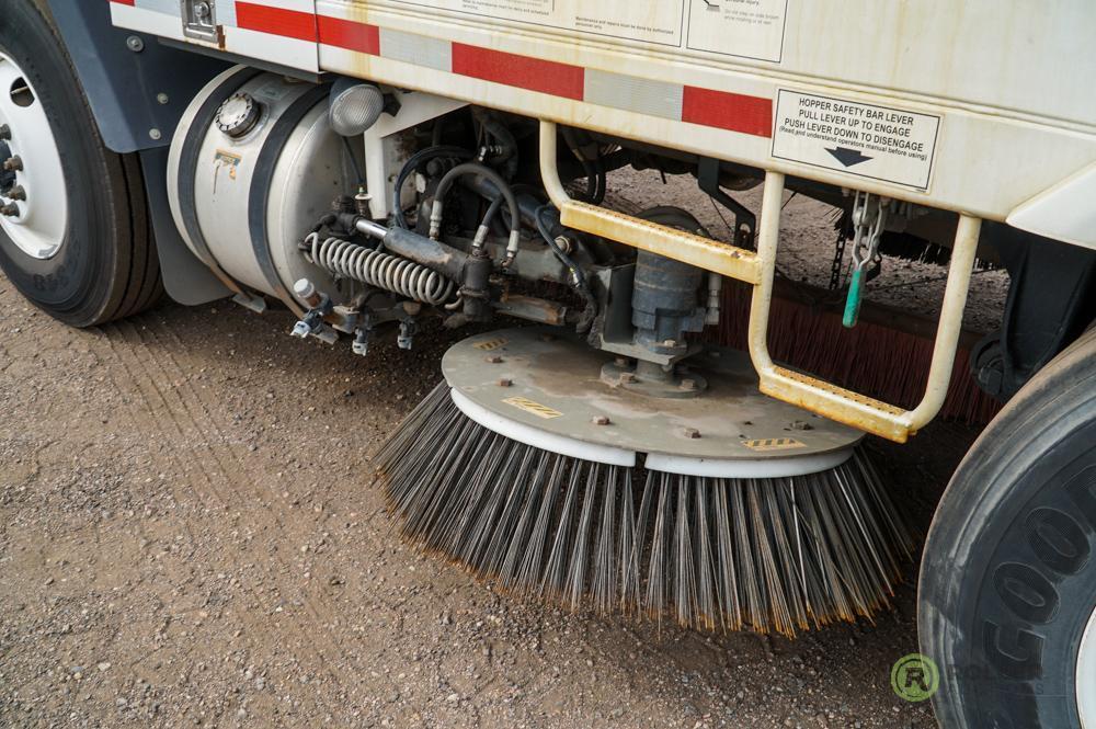 2007 ELGIN ROAD WIZARD Street Sweeper, Series W, Mounted on Sterling SC-8000 Chassis, Cummins Front