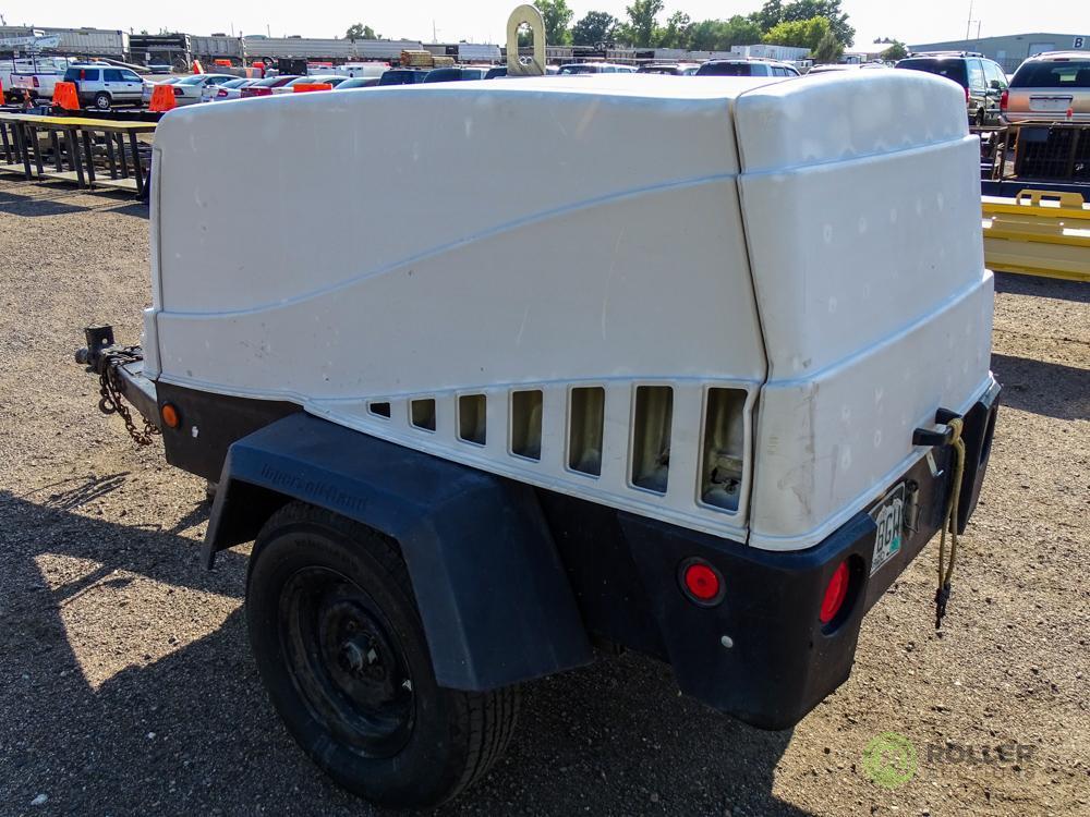 2006 INGERSOLL RAND Towable Air Compressor, 185 CFM, John Deere Diesel, Ball Hitch, Hour Meter