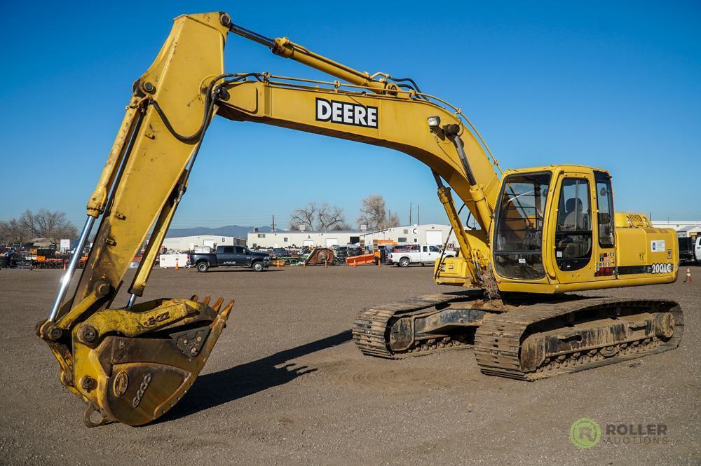 2006 JOHN DEERE 200LC Hydraulic Excavator, 32in Bucket w/ Thumb, 27in TBG, Hour Meter Reads:4683,