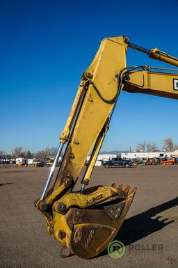 2006 JOHN DEERE 200LC Hydraulic Excavator, 32in Bucket w/ Thumb, 27in TBG, Hour Meter Reads:4683,