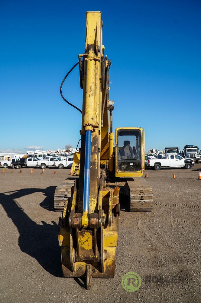 2006 JOHN DEERE 200LC Hydraulic Excavator, 32in Bucket w/ Thumb, 27in TBG, Hour Meter Reads:4683,