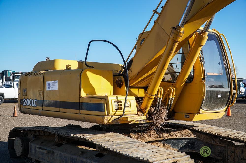 2006 JOHN DEERE 200LC Hydraulic Excavator, 32in Bucket w/ Thumb, 27in TBG, Hour Meter Reads:4683,