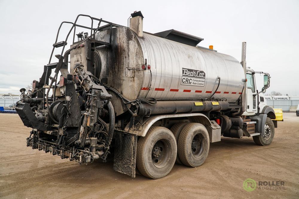 2010 MACK GRANITE GU813 T/A Asphalt Distributor Truck, MP8 12.8L V6 Diesel, Automatic, Dually,