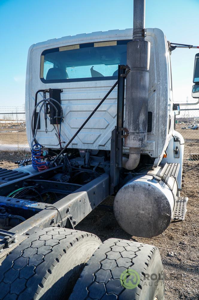 2006 INTL 8600 T/A Truck Tractor, Cummins ISX, 10-Speed, 4-Bag Air Ride Suspension, 172in Wheel