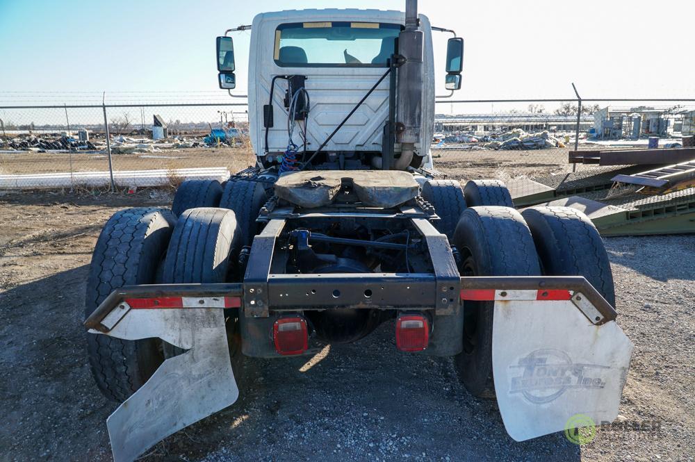 2006 INTL 8600 T/A Truck Tractor, Cummins ISX, 10-Speed, 4-Bag Air Ride Suspension, 172in Wheel