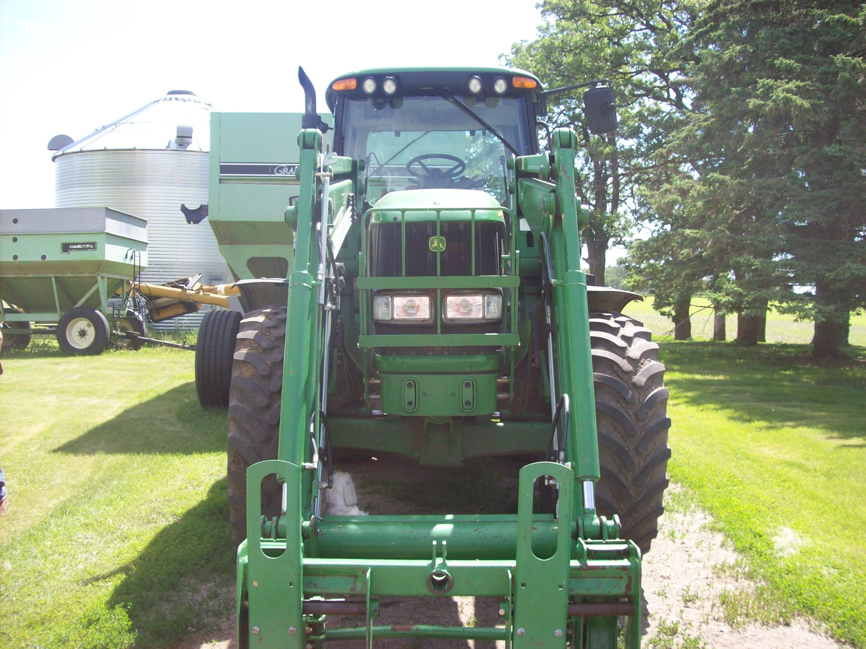 JD 7220 MFWD