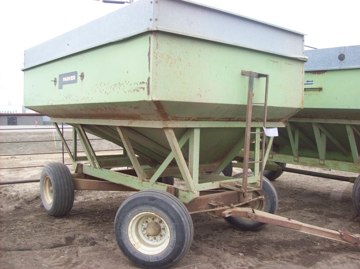 Parker 2500 Gravity Wagon On Gear