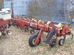 IH 183 Cultivator