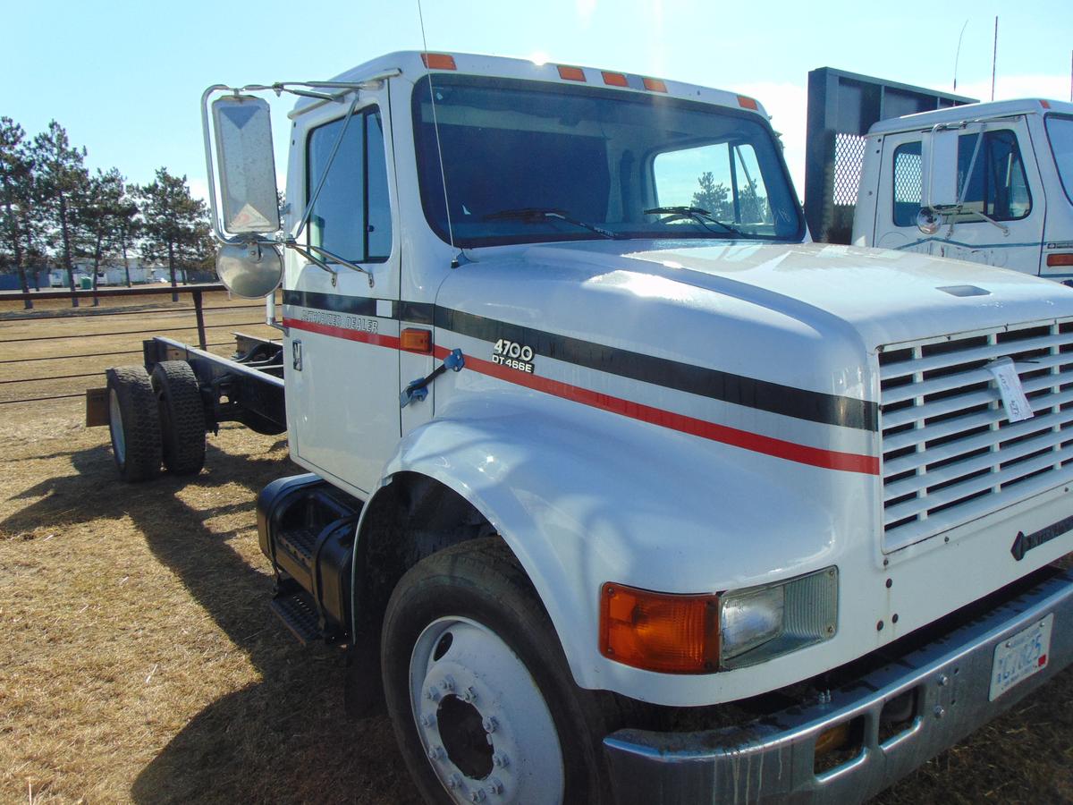 1997  IH  TRUCK  466E  AUTO