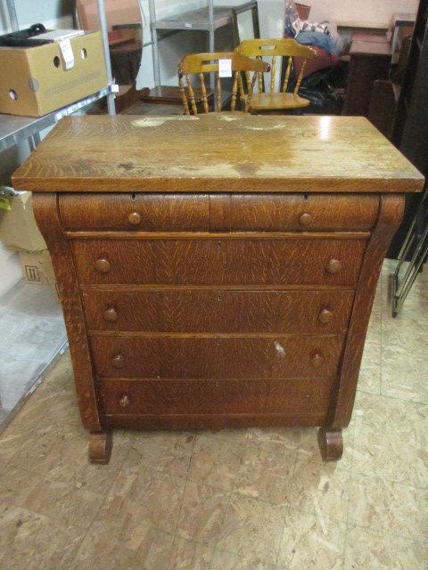 Vintage Oak Empire Dresser - 38x44x20 -> Will not be Shipped! <- con 414