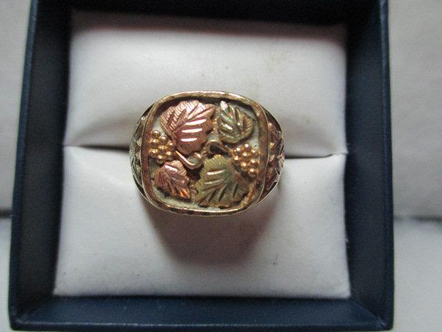 Black Hills Gold 10K Ring sz 9.5- con 12