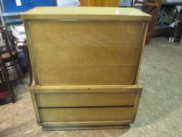 Wooden 5 Drawer Dresser on Wheels - 49x42x20 -> Will not be Shipped! <- con 454