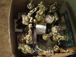 Box of Assorted Trophies  -> Will not be Shipped! <- con 757
