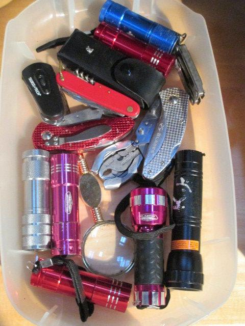 Lot of Knives and Flashlights - con 317