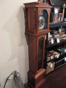 Grandmother Clock Westminster Chimes excellent condition  Will Not Be Shipped con 591