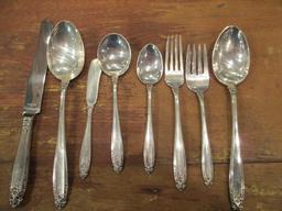 Over 13 Ounces of Sterling Silver Flatware con 181