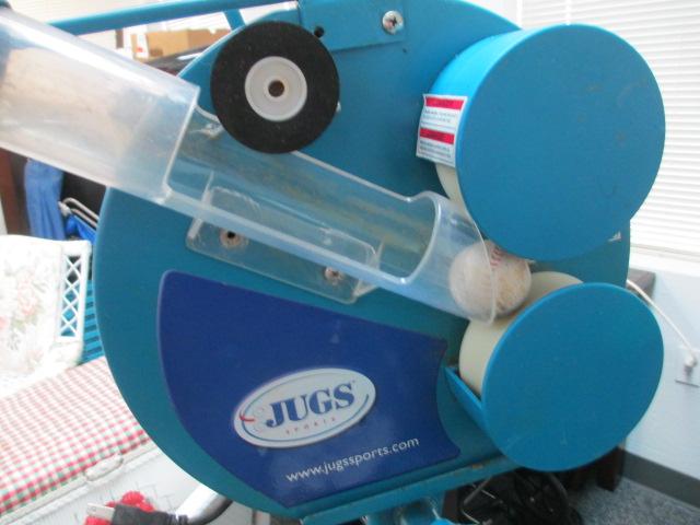 Jugs Small Ball Pitching Machine " Focus Small Hit Big" Will Not Be Shipped con 32