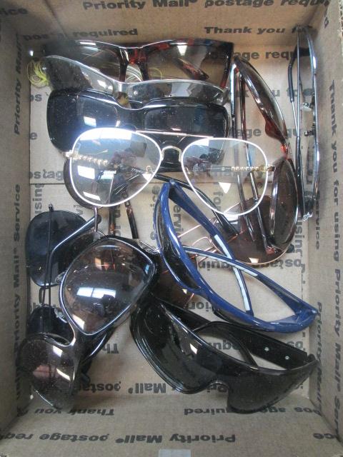 Assorted Sunglasses - con 757