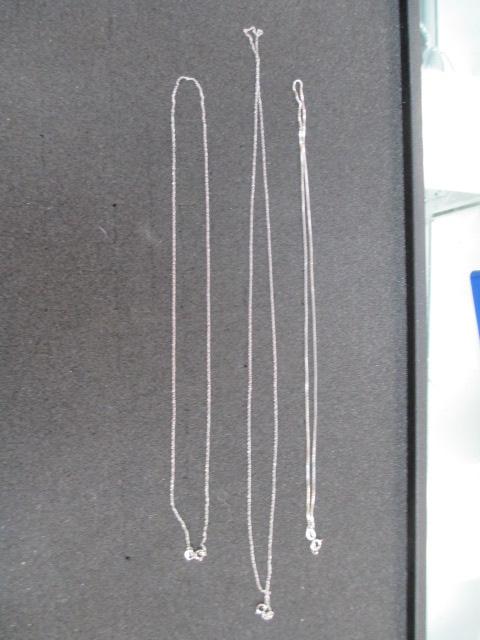 Three 18 inch Sterling Necklaces con 686