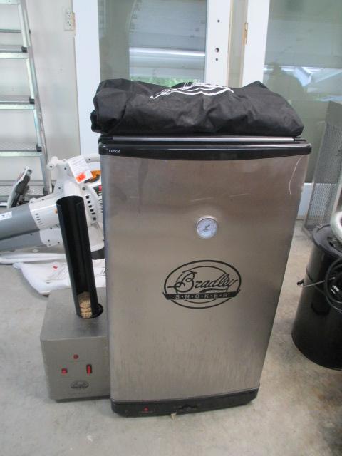 Bradley Stainless Steel Electric Smoker with Cover and manual