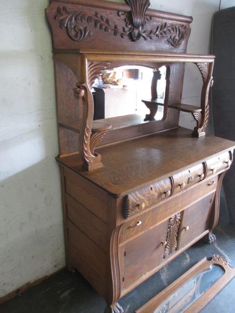 Vintage Oak Buffet with Mirror - 80x50x23 - Will not be shipped - con 726