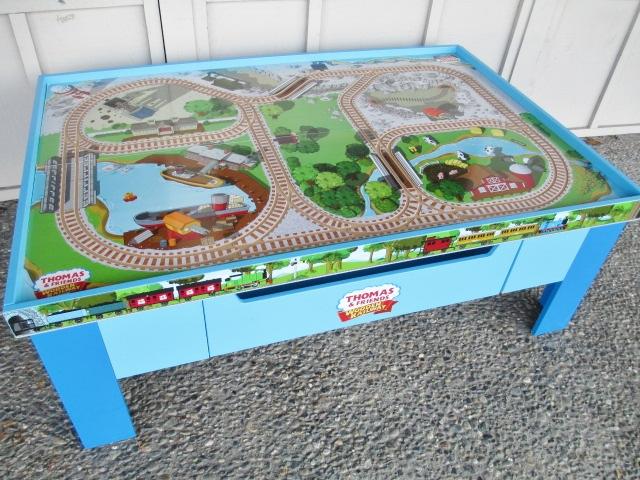 Thomas The Train - Children's Activity Table - Will not be shipped - con 663