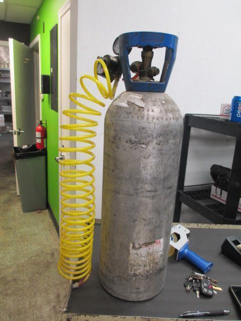 CO2 Tank with Guage & Hose - Will NOT be Shipped - con 836