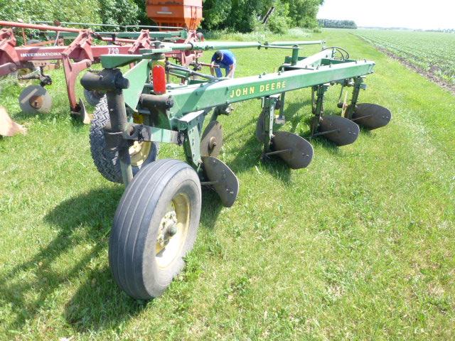 JD 1350-1450 4-16” Trip Plow