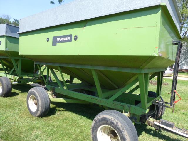 Parker 2500 350 bu. Gravity Wagon