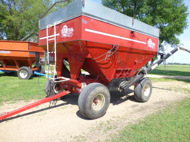 EZ Trail 3400 Gravity Wagon