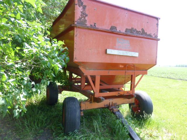 Killbros 350 Gravity Wagon & Minn 10 ton gear