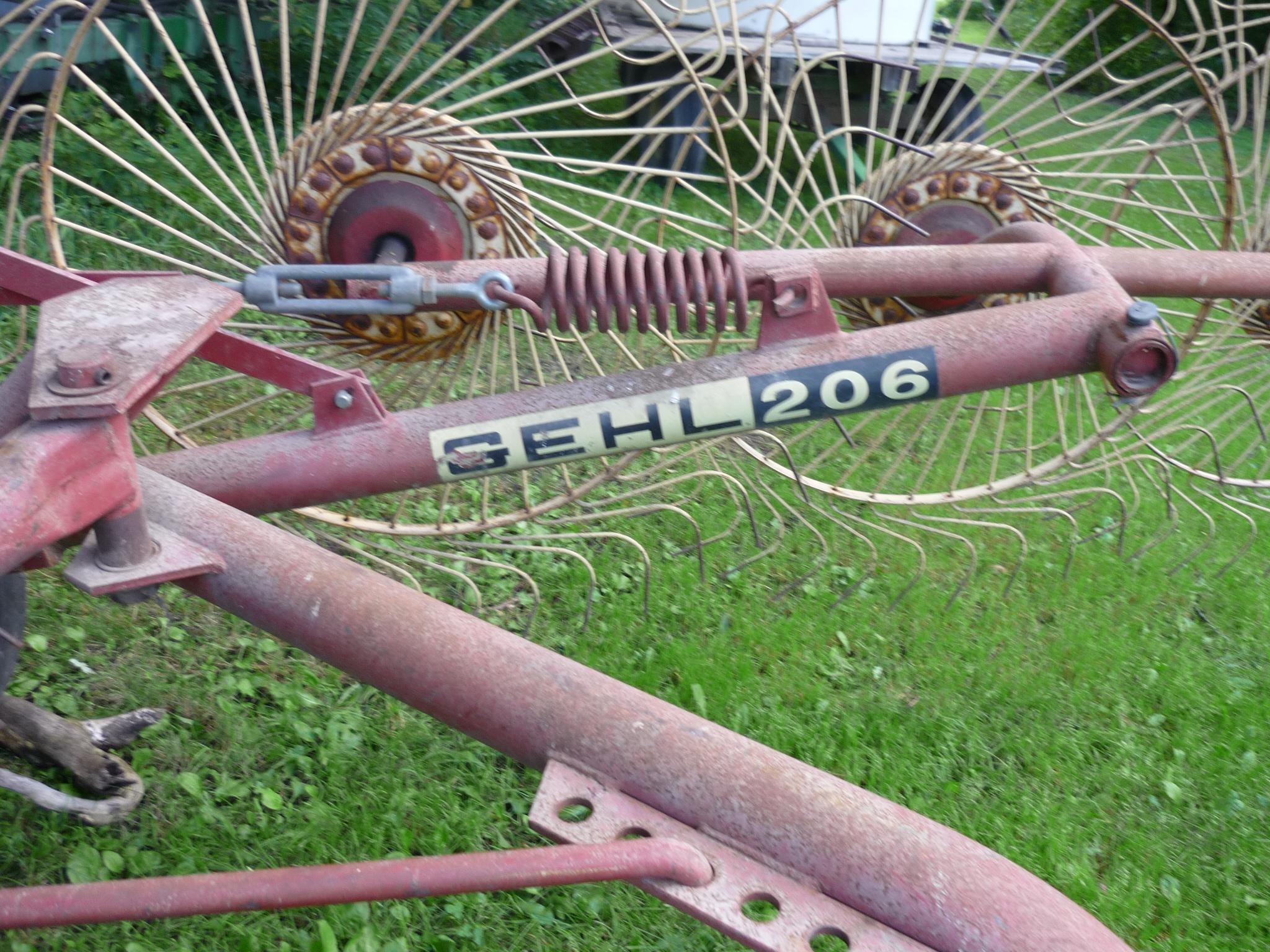 Gehl 206 Wheel Rake