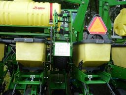 JD 1760 Conservation 12 row 30” Planter