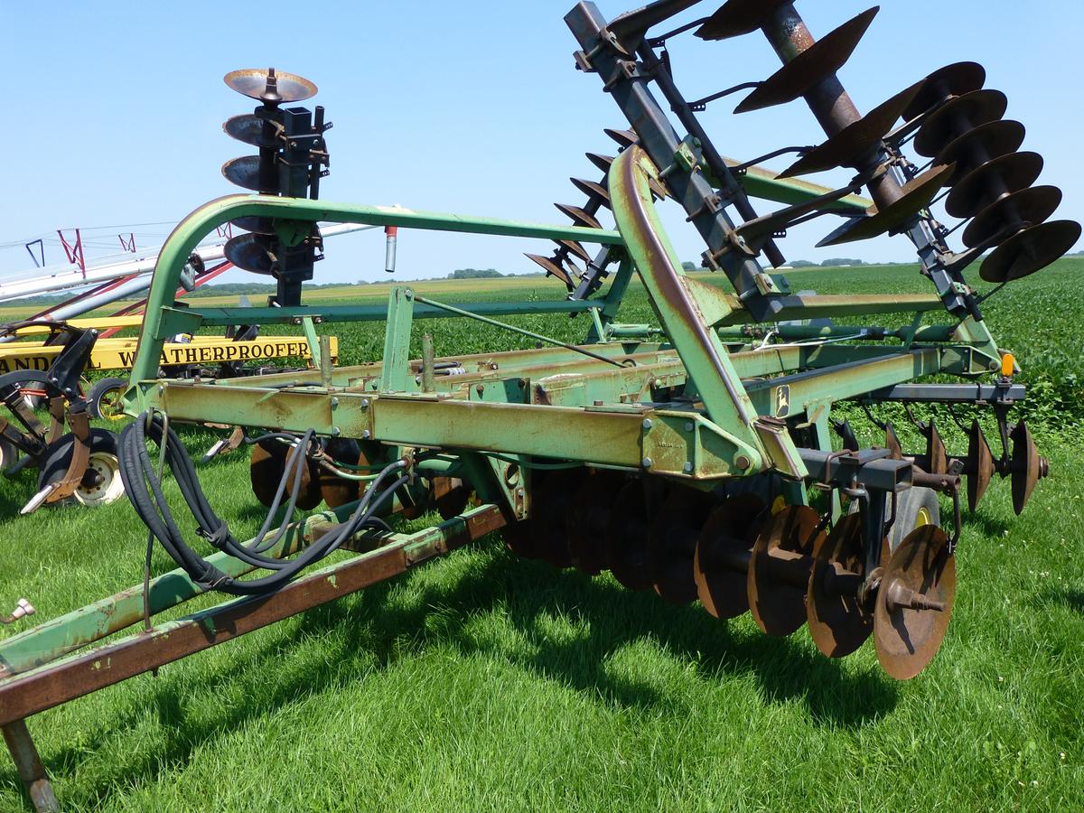 John Deere 230 20' Hyd. Fold Disk