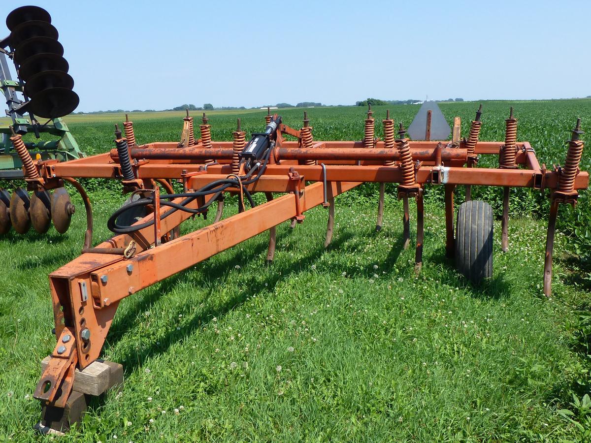 AC 1600 14' Chisel Plow