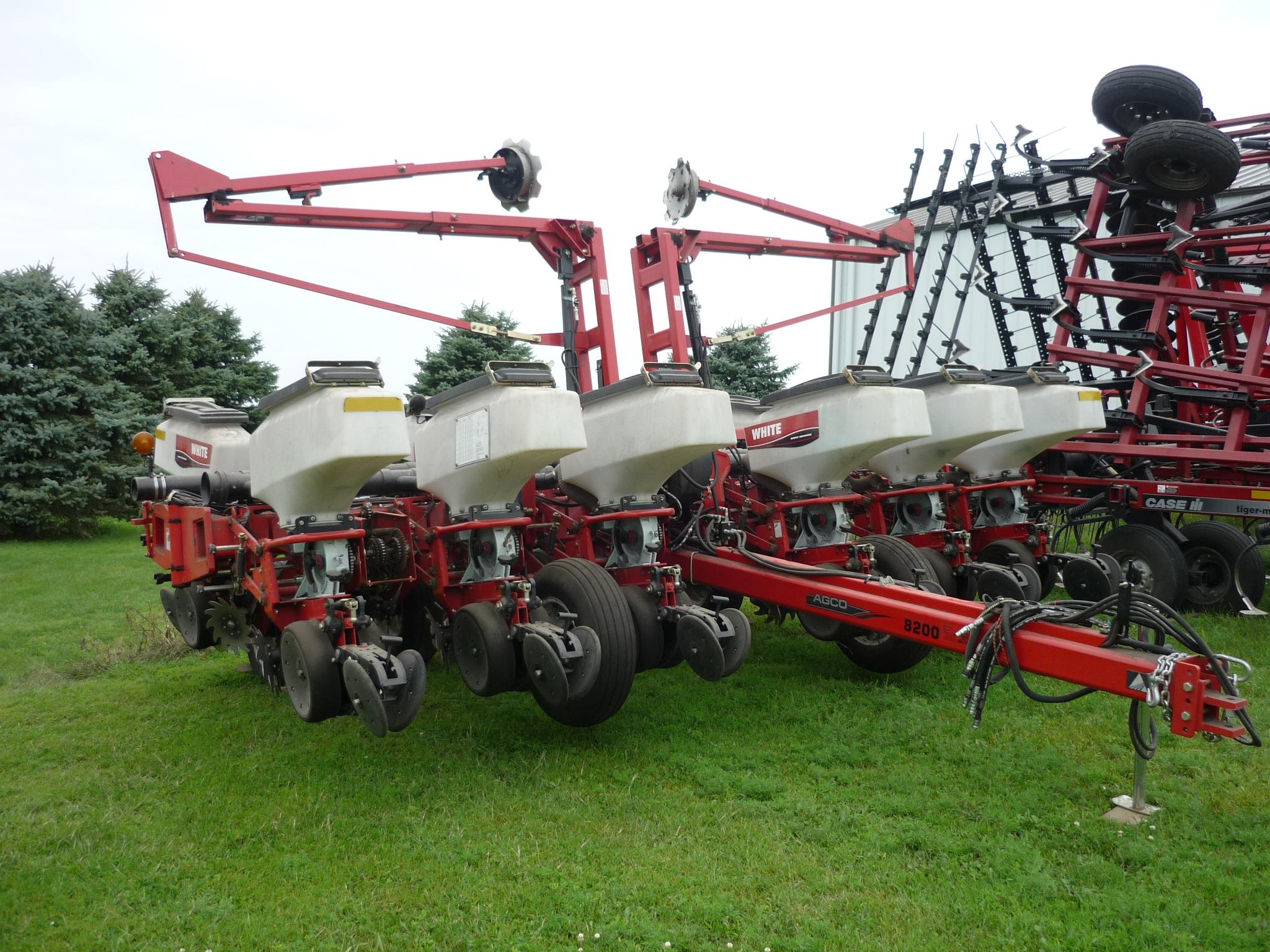 White 8200 12 row 30” Planter