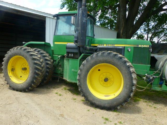 John Deere 8450 4WD Tractor