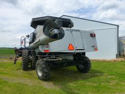 Gleaner R75 Combine