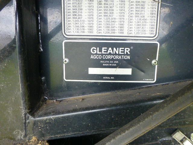 Gleaner R75 Combine