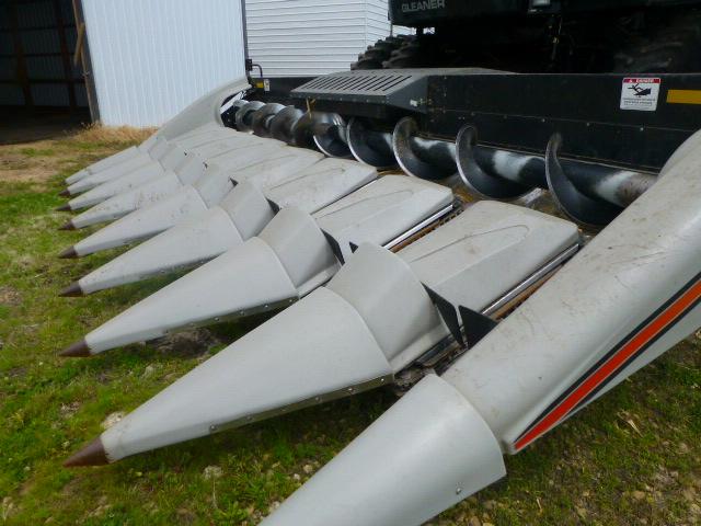 AGCO 8-30 Hugger Corn Head