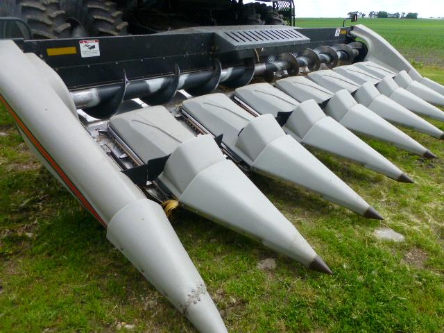 AGCO 8-30 Hugger Corn Head