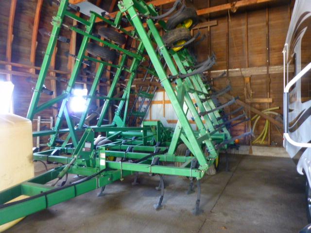 John Deere 980 35' Field Cultivator