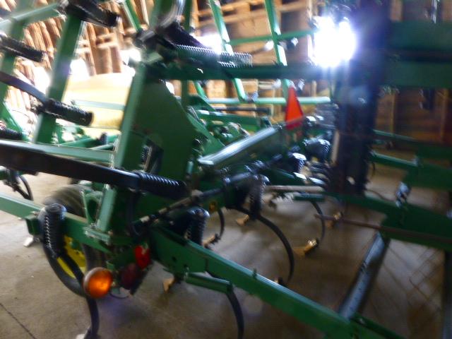 John Deere 980 35' Field Cultivator