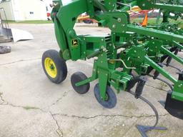 John Deere 856 12-30 Hyd. Fold Cultivator