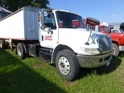 2003 International 4400 Semi Tractor